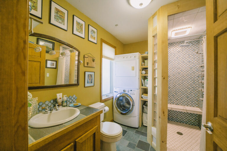 DirtandGlass Boulder House Bathroom 768x512