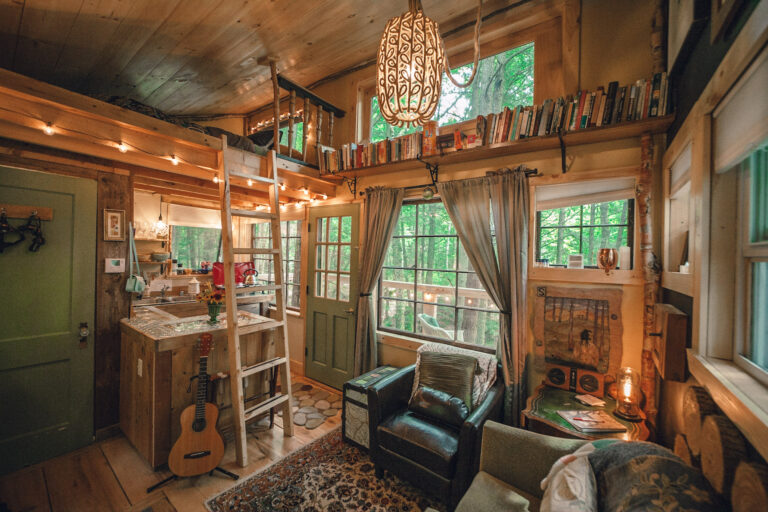 DirtandGlass Treehouse Interior 768x512